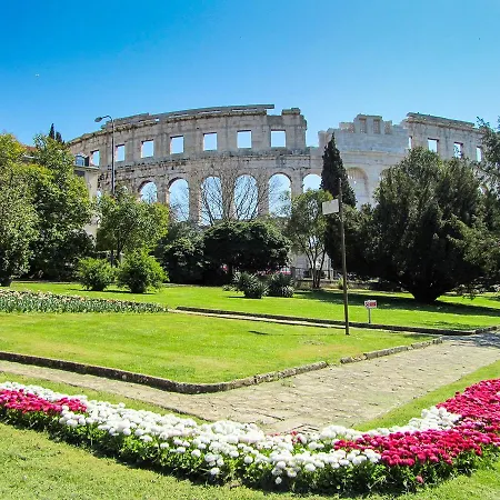 Lägenhet In Pula/istrien 17490 Pula